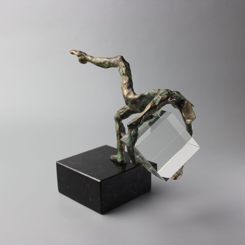 Colluctari cum optima