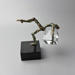 Colluctari cum optima