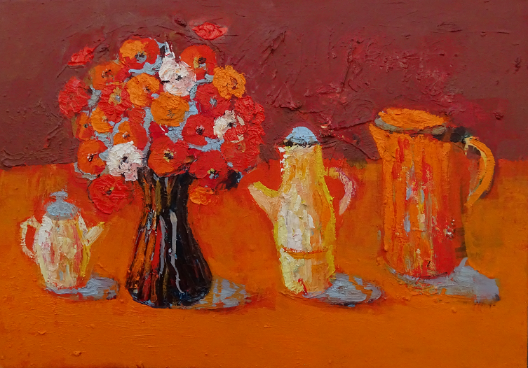 Martwa natura z makami i pomarańczowym rondelkiem