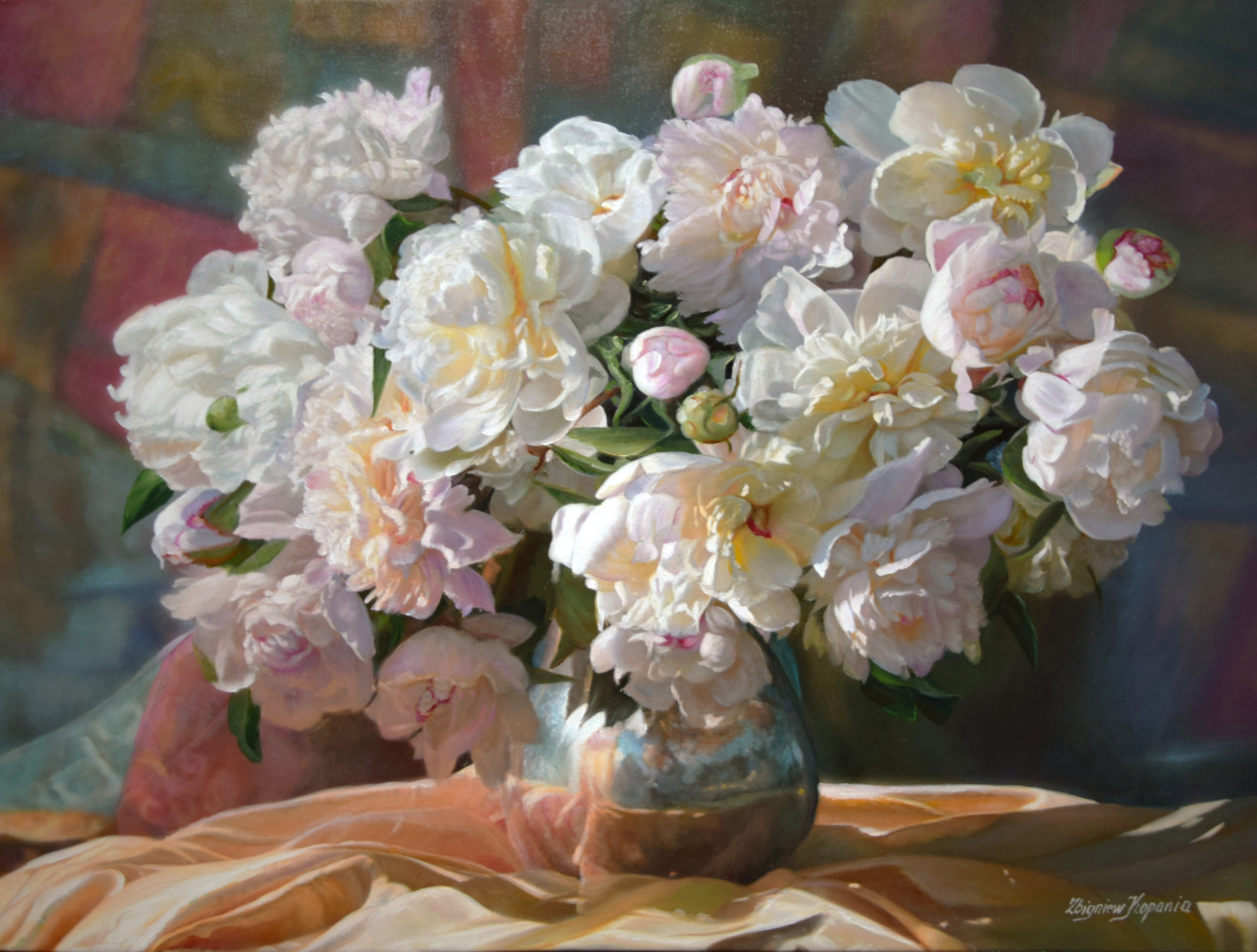 Peonie i kolorowe draperie