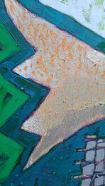 Patefon na szarym stole