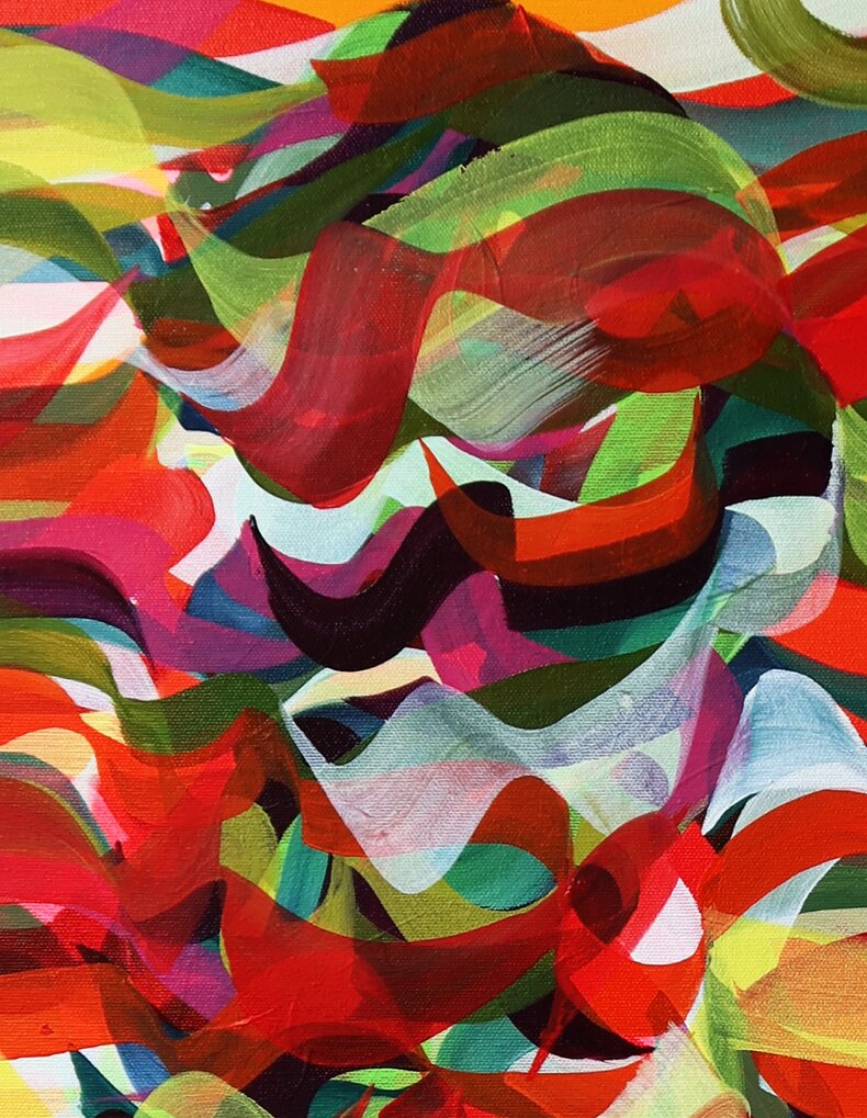 Kąpiąca się w oceanie wiatr we włosach