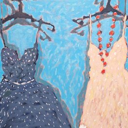 Sukienki na błękitnym tle